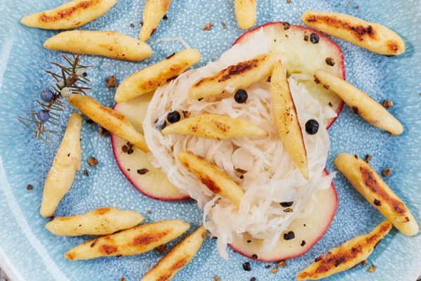  Apfelsauerkraut mit angebratene Schupfnudeln oliver giel
